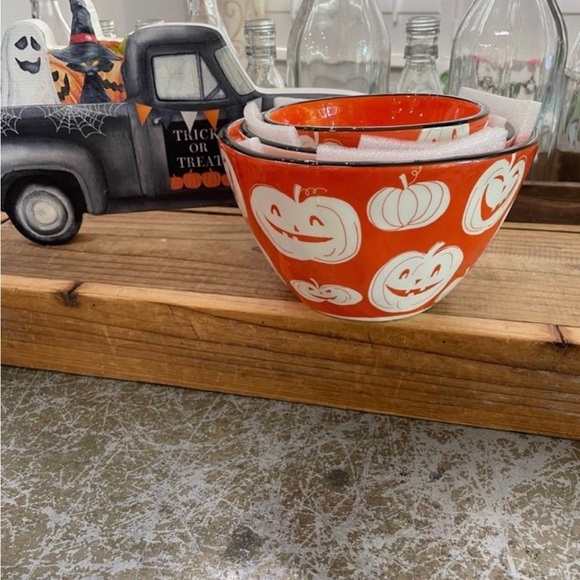 POTTER’s STUDIO ORANGE JACK O LANTERN  HALLOWEEN NESTING BOWLS 3 - Picture 5 of 5
